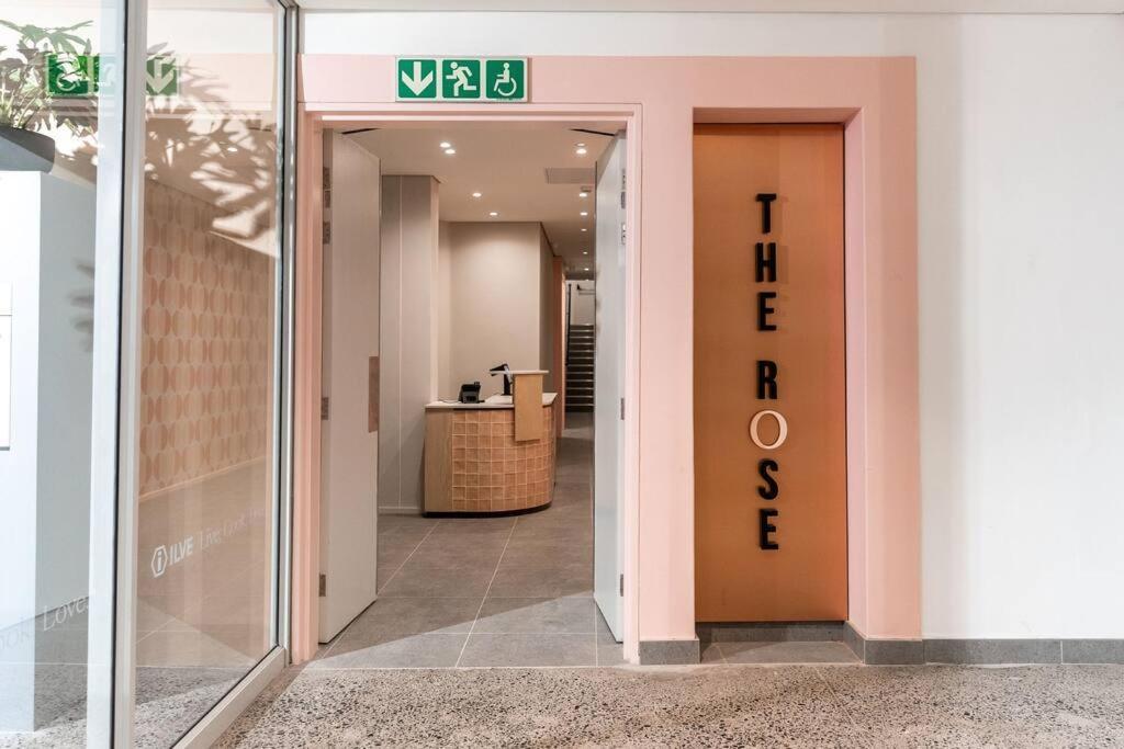 The Rose403: Centre In Dewaterkant Apartment Cape Town